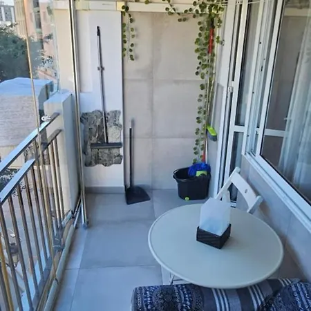 Selina Apartment *